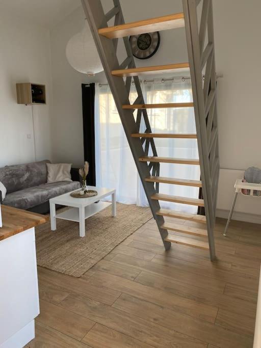 Logement Avec Mezzanine Tremblay-en-France Exteriör bild